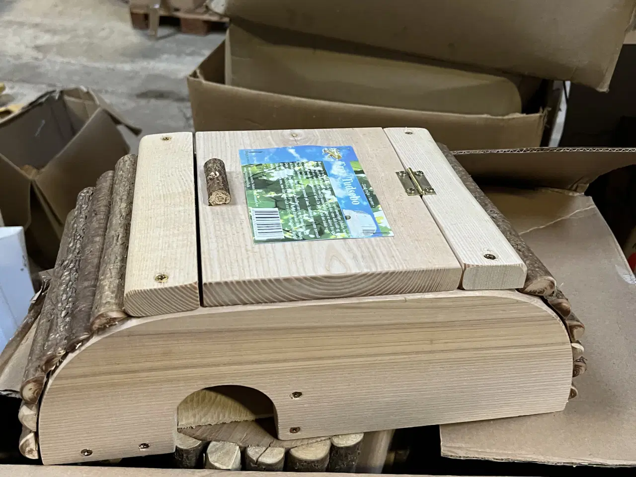 Billede 13 - Hej, jeg har nogle naturvarer, fugle, egern, pinds