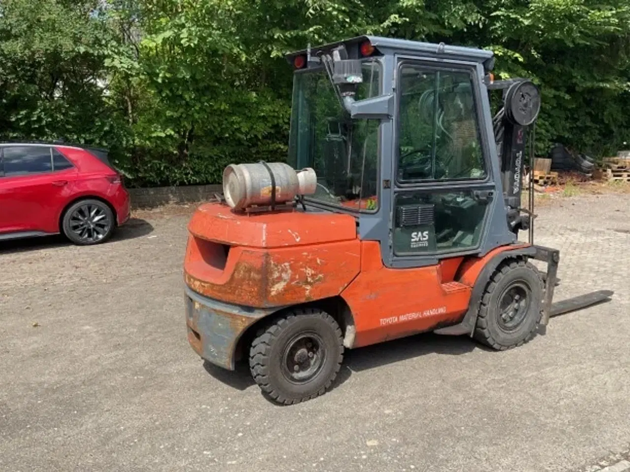 Billede 5 - 5000kg Toyota gas med FLK cabine med det hele,sideskift ,gaffelflytter,Fuld friløft, kan køre ind i container