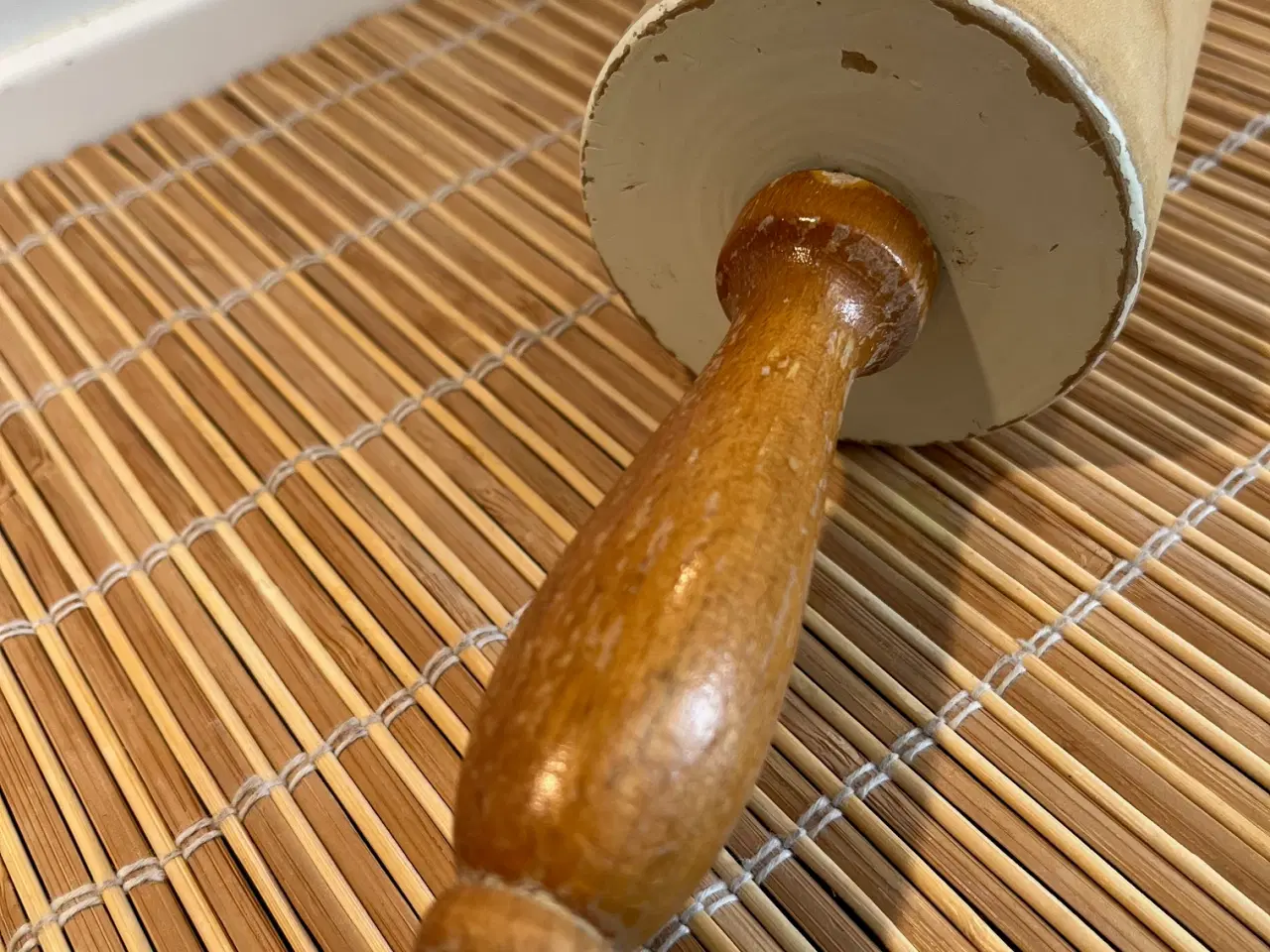 Billede 5 - Klassisk kagerulle i naturfarvet træ  – 43 cm