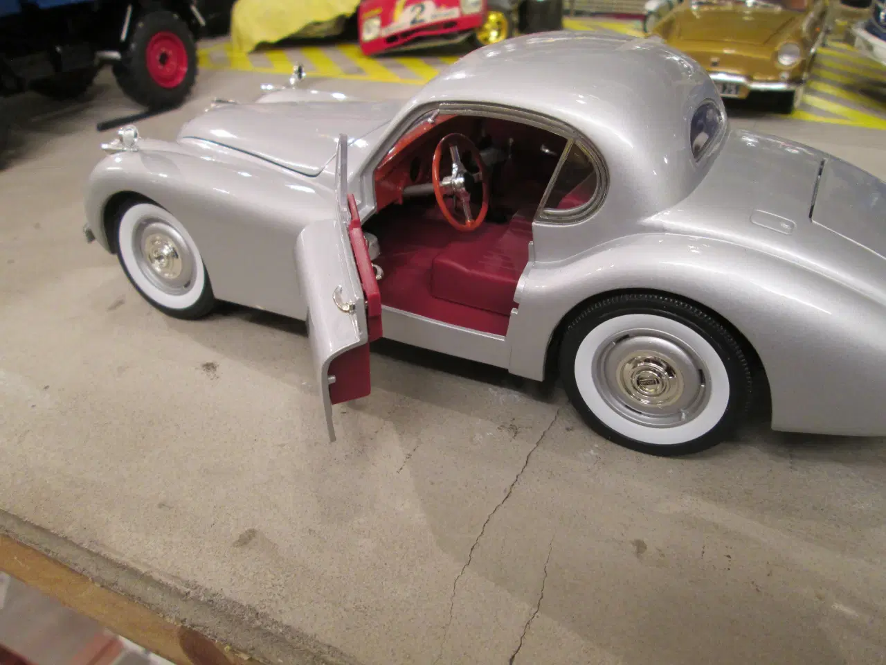 Billede 4 - Modelbil   Jaguar XK 120   Signature 1:18