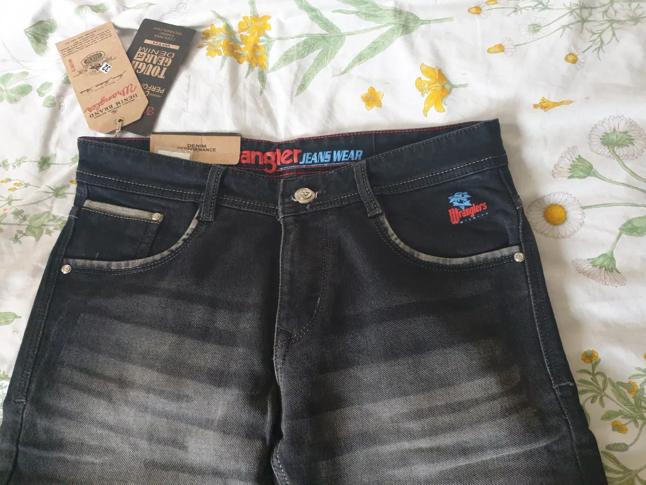 Billede 5 - Jeans, Wrangler, str. 32, Sort. Ubrugt