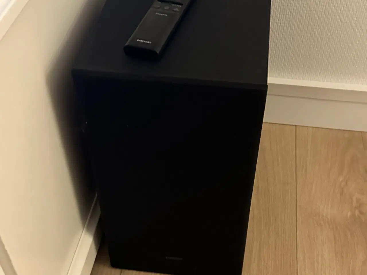 Billede 2 - SAMSUNG TV MED SOUNDBAR 