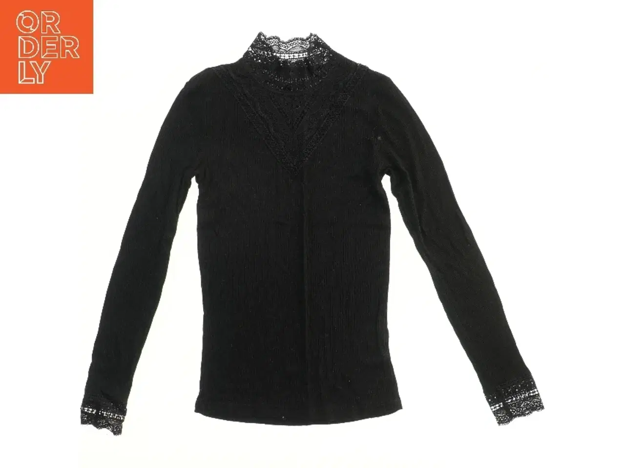 Billede 2 - Langærmet bluse med blonde detaljer fra Name It (str. 146)