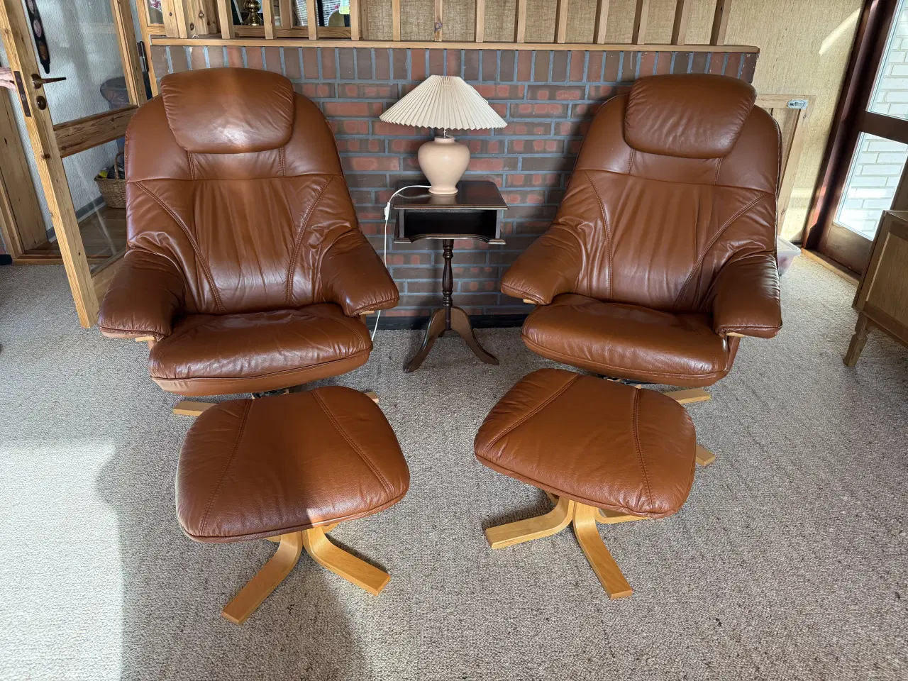 Billede 2 - 2 x Lænestole med skammel