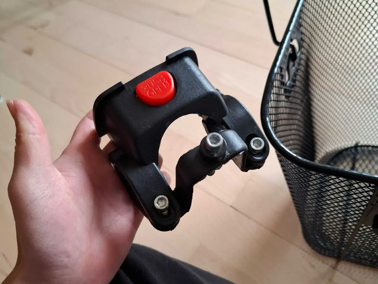 Billede 5 - Cykel kurv m Quick Release RESEVERET