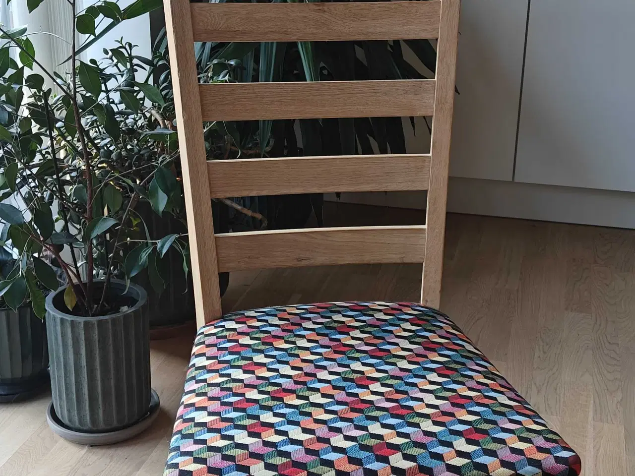 Billede 3 - Spisebordsstole i egetræ 