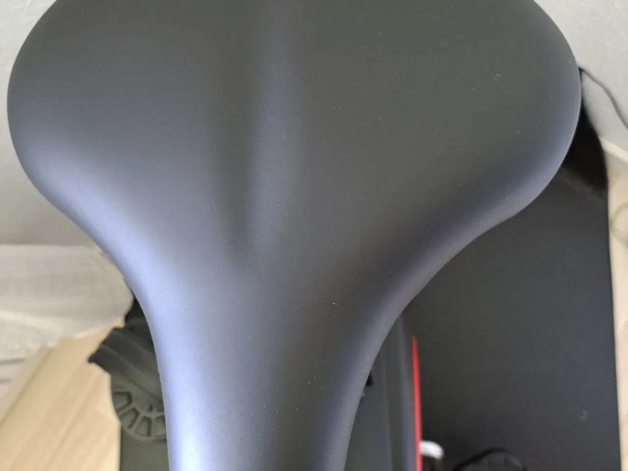 Billede 5 -  Motionscykel, næsten ny. Kørt under 100 km. 