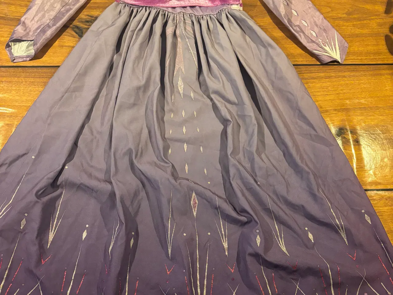 Billede 5 - Frozen 2 Elsa kostume str 128