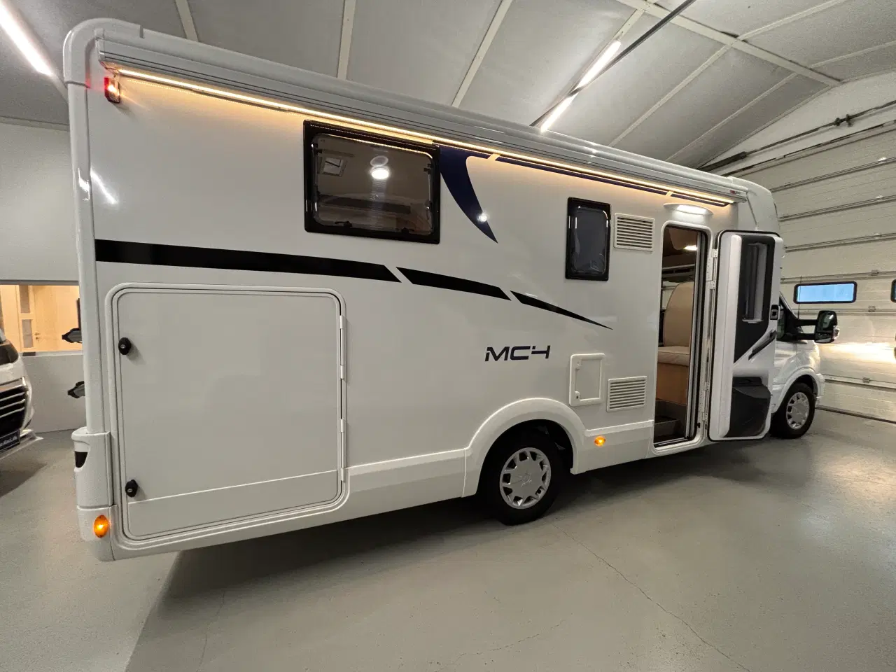 Billede 3 - Autocamper til salg - McLouis MC4 273