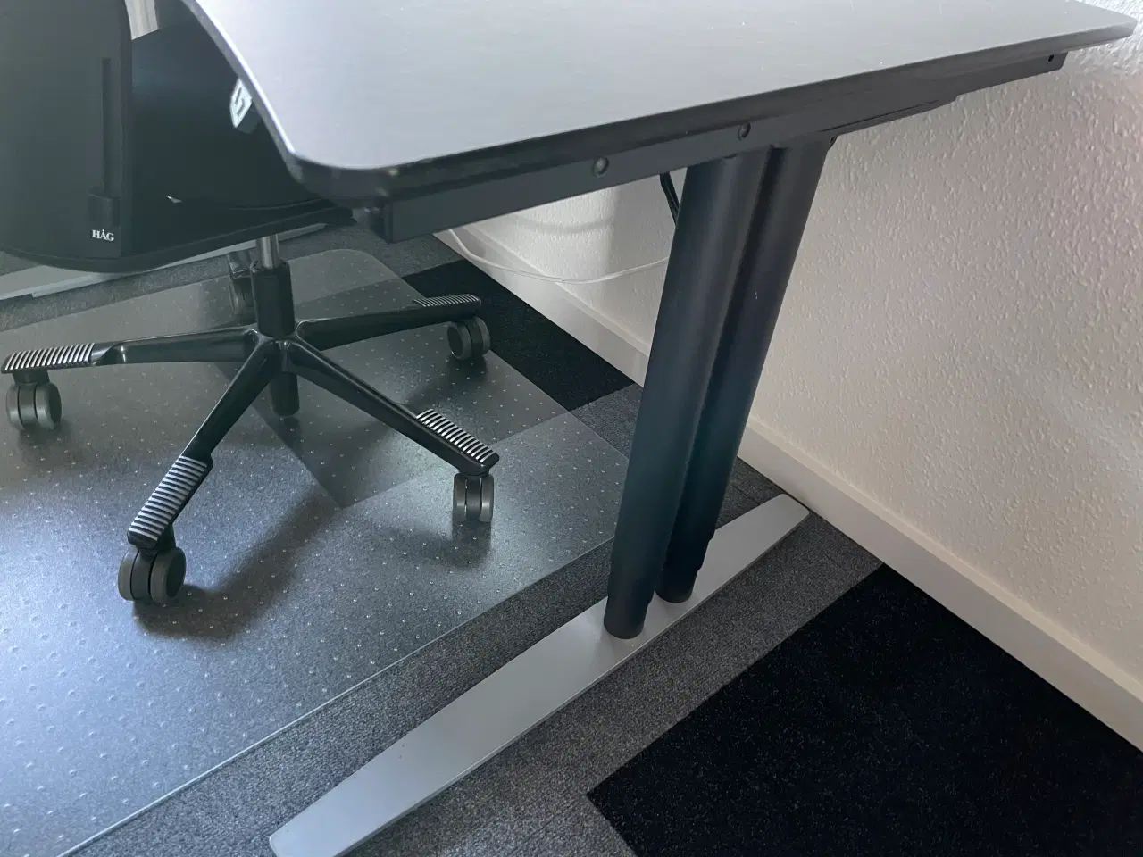 Billede 4 - Skrivebord og kontorstole "HÅG og LINAK"