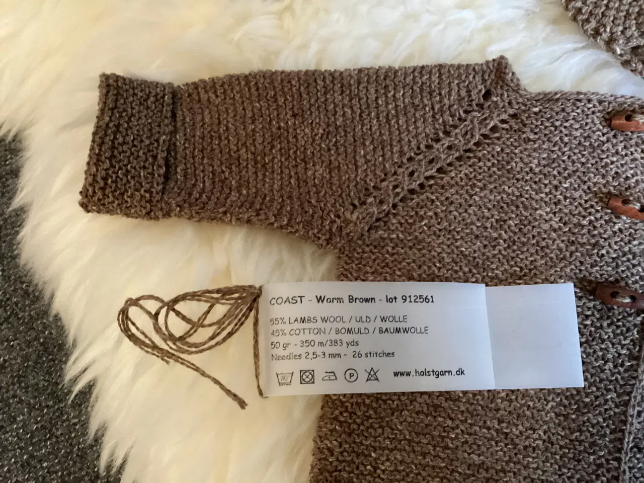 Billede 3 - Håndstrikket sæt : Rilletrøje, hue, vanter mm