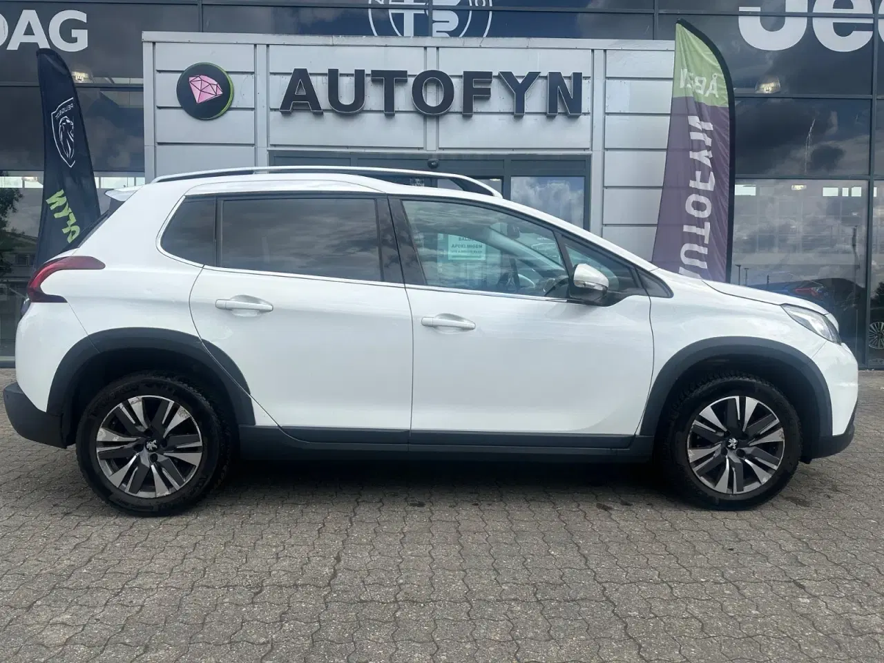 Billede 1 - Peugeot 2008 1,2 e-THP 110 Selection Sky