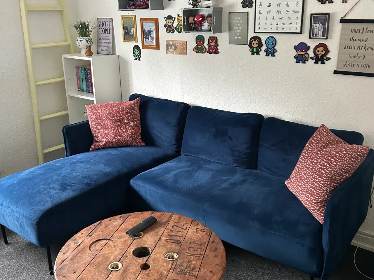 Billede 1 - Blå velour sofa med chaiselong 