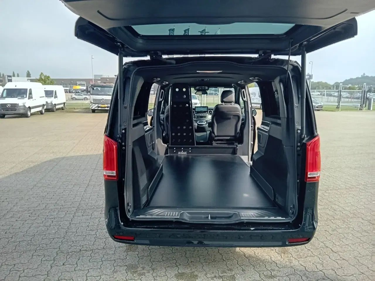 Billede 16 - Mercedes EQV300  Avantgarde XL Van