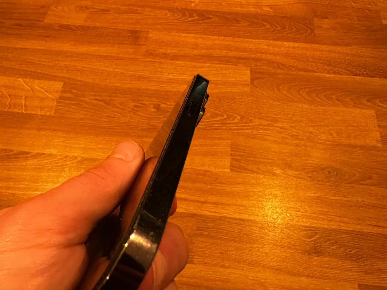 Billede 7 - iPhone 14 Pro 256 GB bagsiden defekt 