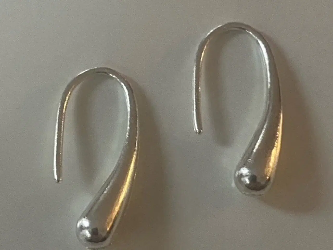 Billede 1 - * Sterlingsølv; Smukke dråbe-øreringe