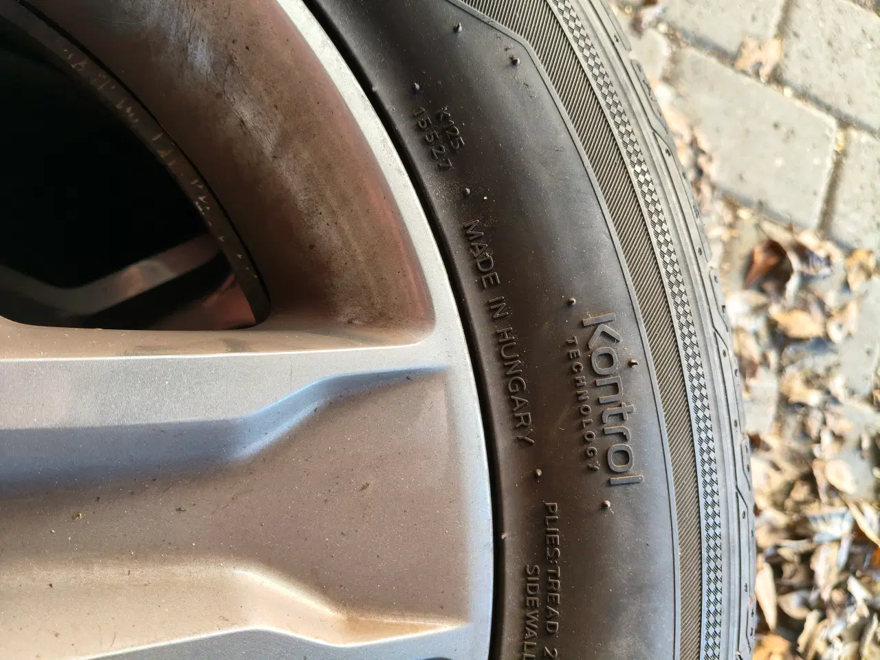 Billede 4 - Brugte sommerdæk på Dacia fælge
