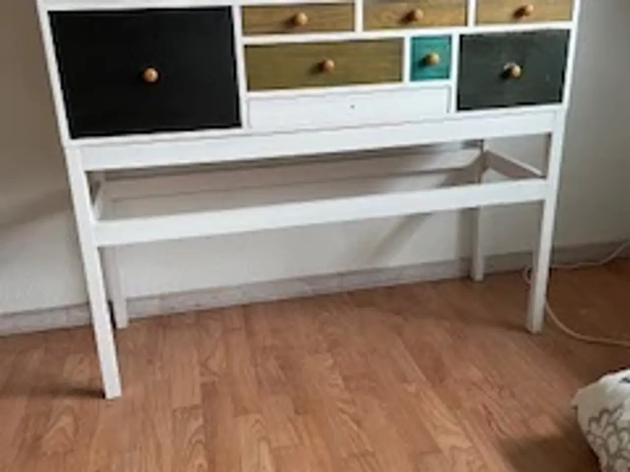 Billede 1 - Købmandsdisk, har ridser på overfladen se billeder