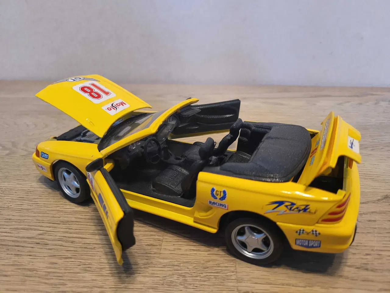 Billede 6 - Modelbil: Mustang GT 1994  Skala 1/24.