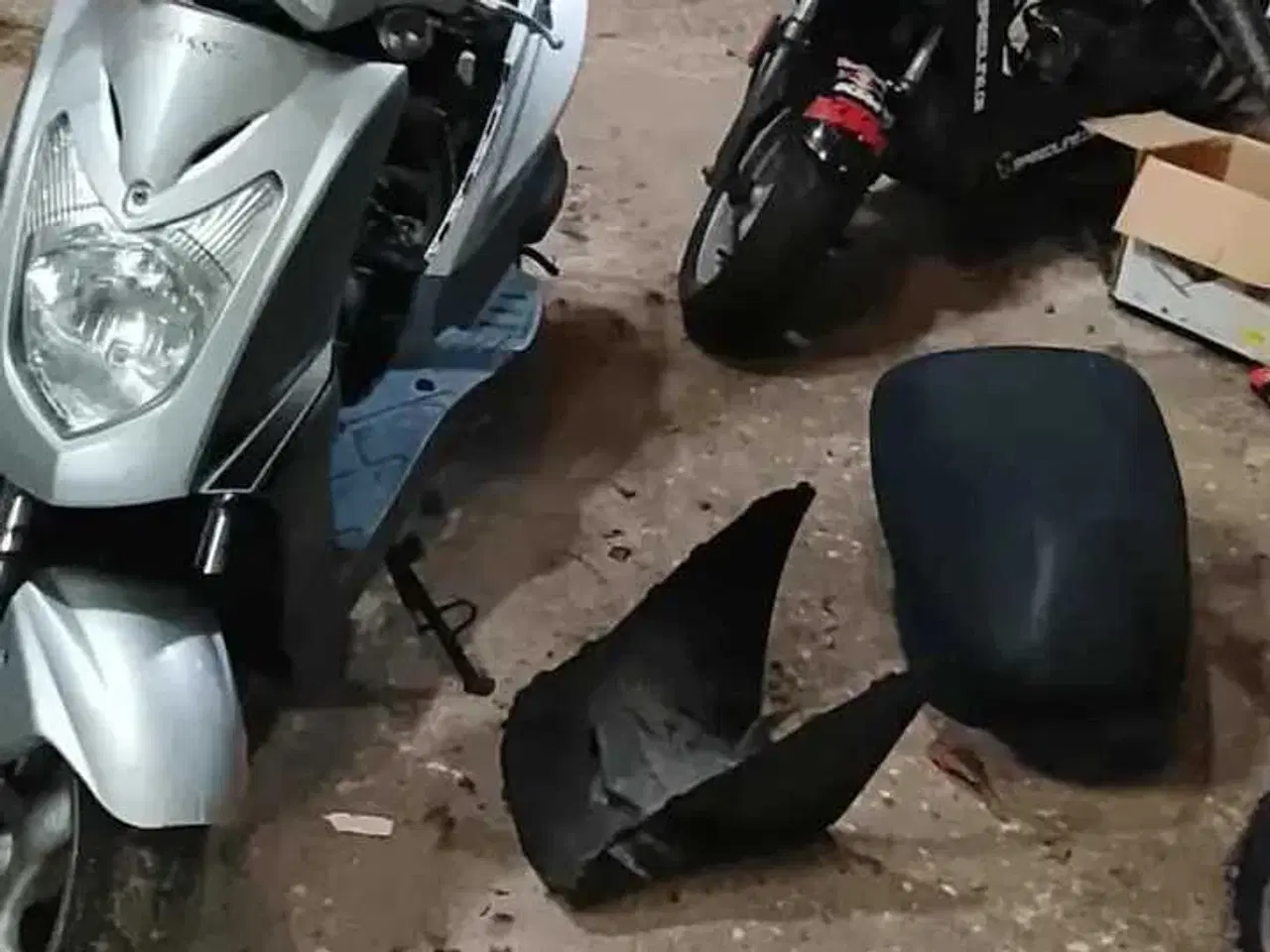 Billede 5 - 2 knallerter sælges