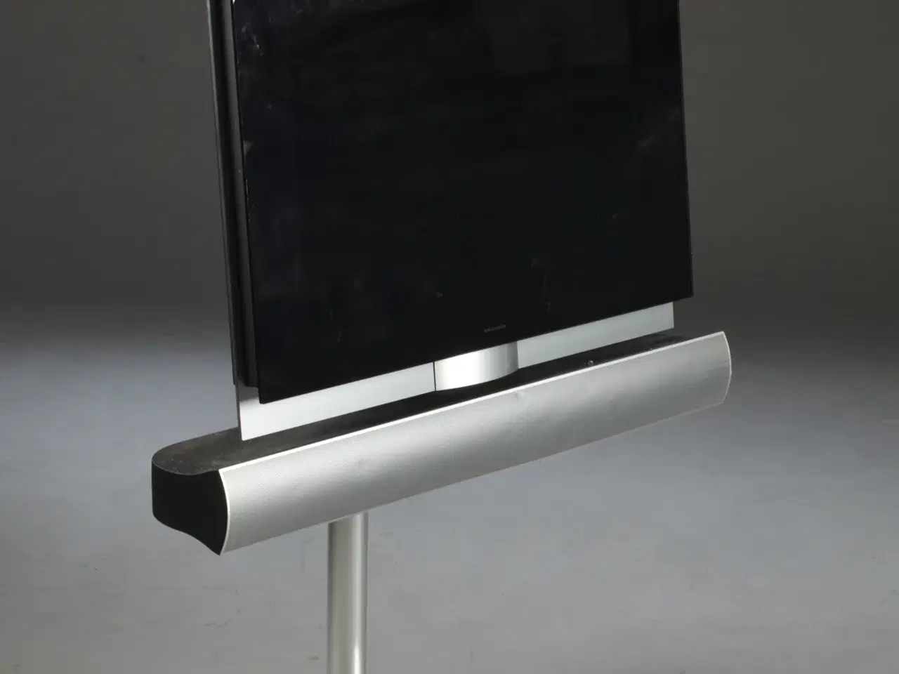 Billede 1 - Gulvstand m. Motor til BeoVision 7-32 Lav/Høj