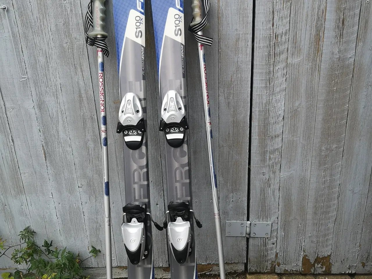 Billede 1 - Skisæt Carvingski med stave og skipose,brugt få
