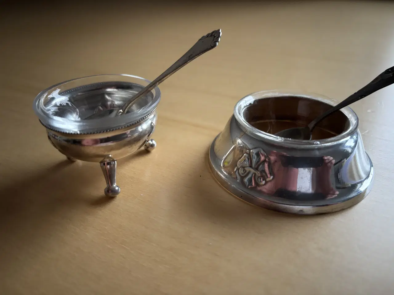 Billede 3 - Antikt saltkar sæt i sølv med glasindsats