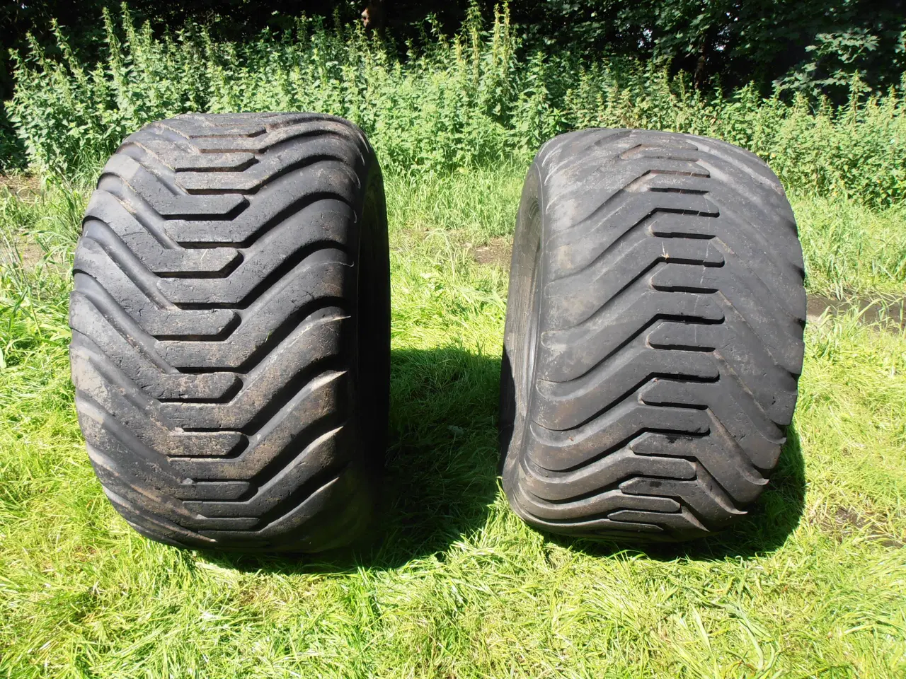 Billede 1 - Dæk 550/60-22," . 