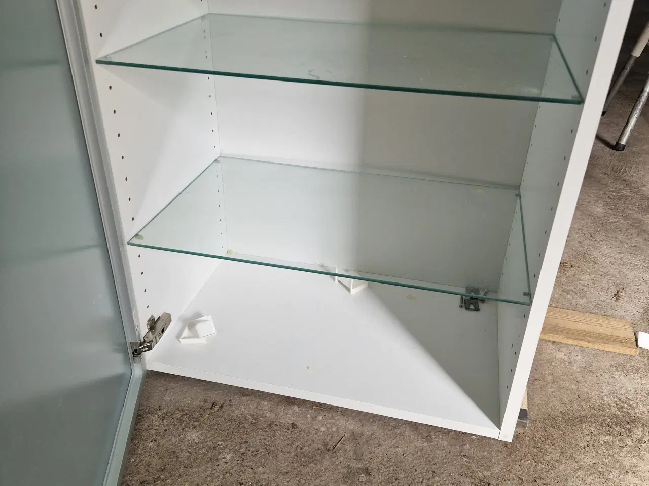 Billede 3 - 4 stk. Brugte IKEA Factum overskabe med glaslåger 
