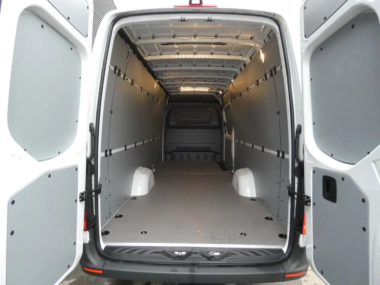 Billede 8 - Mercedes-Benz Sprinter 317 2,0 CDI A4 H2 RWD 9G-Tronic 170HK Van Aut.