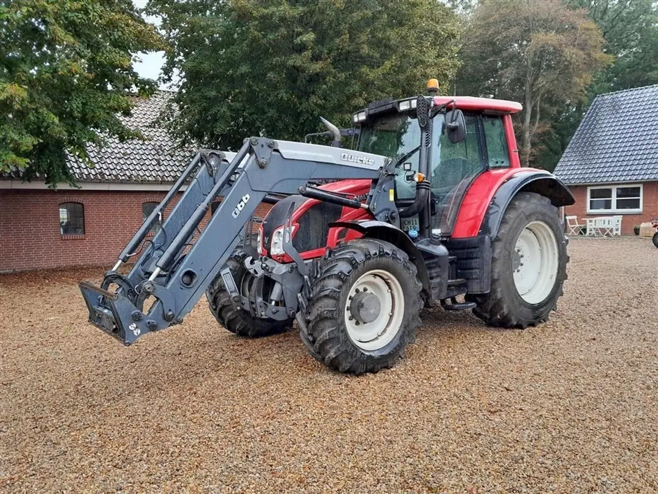 Billede 1 - Valtra N 163 Versu med Q66 frontlæsser (defekt gearkasse)