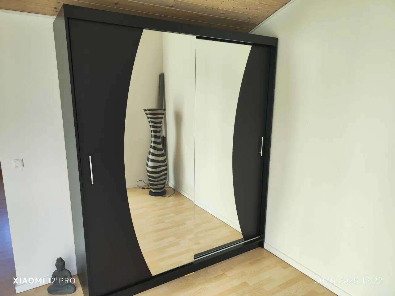 Billede 1 - Klædeskab med spejl