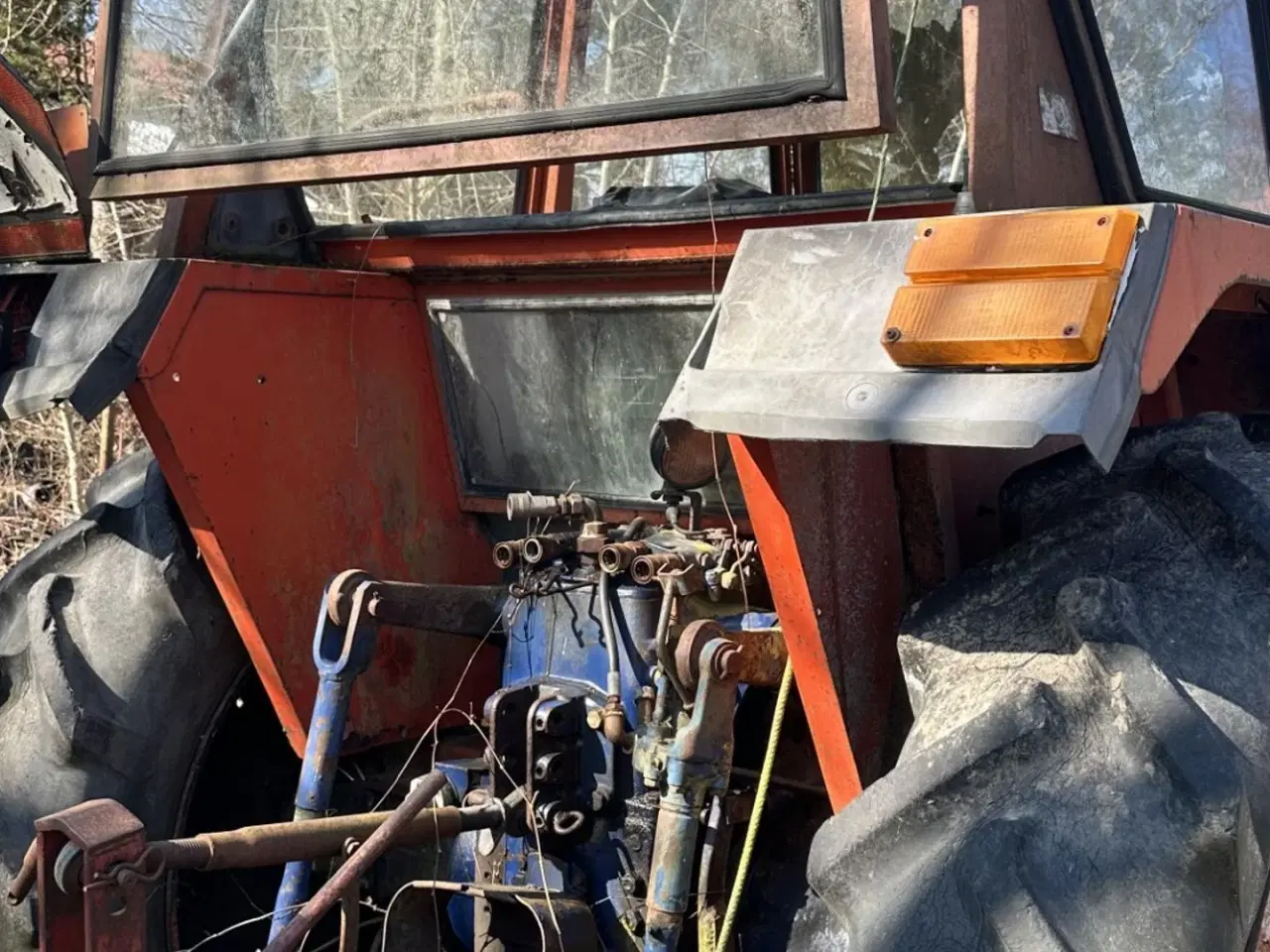 Billede 4 - Same 90 hk. Starter og kører fint. Skal have 1 nyt bagdæk, er sprunget.