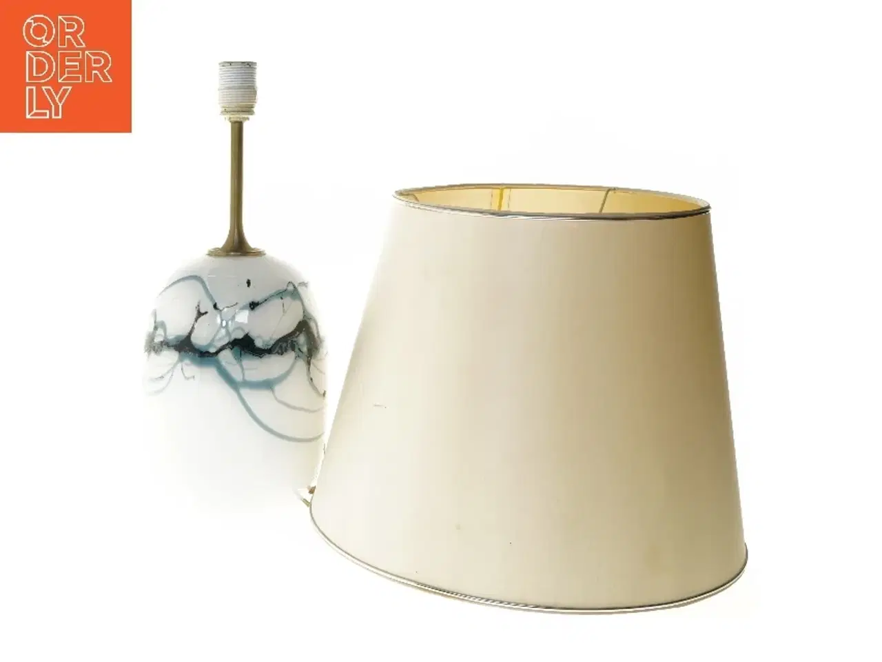 Billede 1 - Stor Holmegaard bordlampe, model "Sakura", opalglas