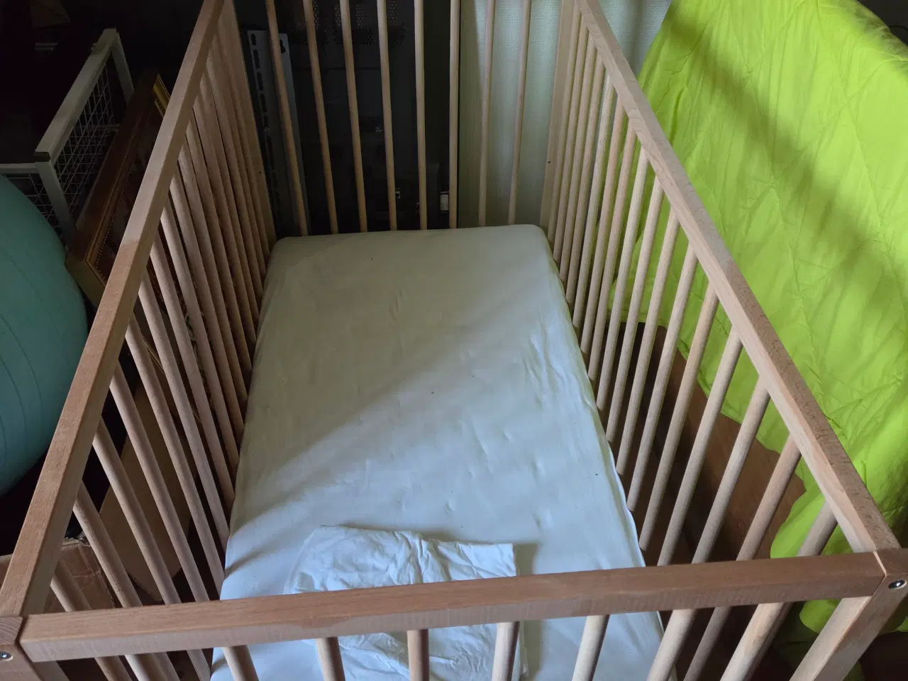 Billede 1 - Tremmeseng 