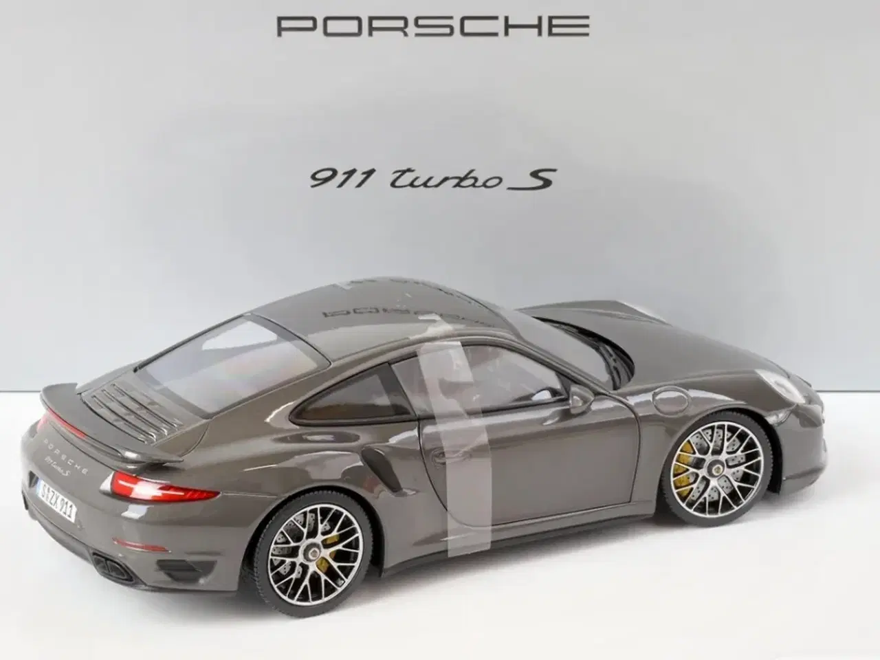 Billede 2 - 1:18 Porsche 911(991) Coupe Turbo S