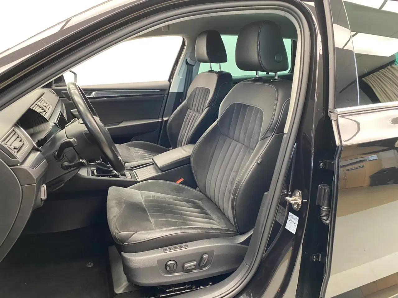 Billede 8 - Skoda Superb 2,0 TDi 190 Business Executive Combi DSG
