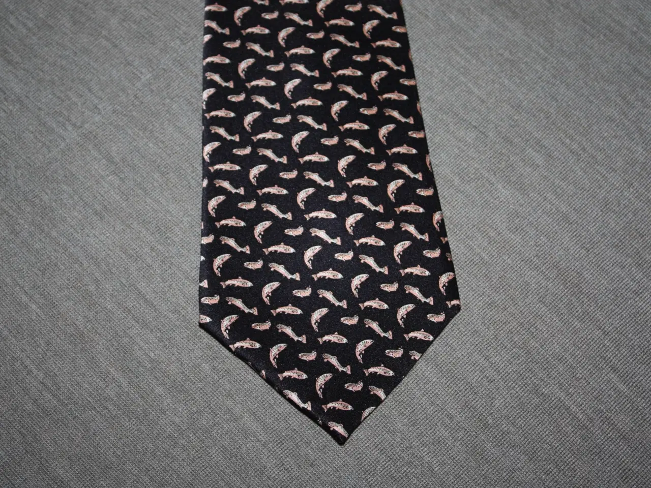 Billede 1 - Silke slips med fisk Museum Artifacts All Silk