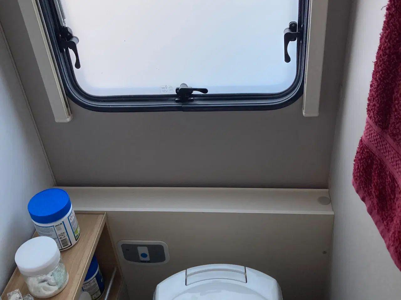 Billede 14 - Campingvogn med fortelt