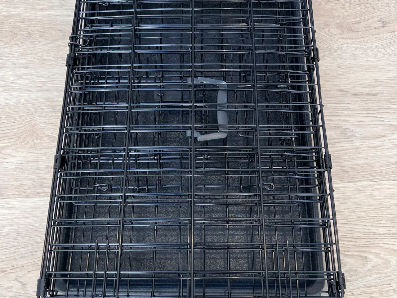 Billede 3 - Hundebur metal sort med plastbund sammenklappeligt