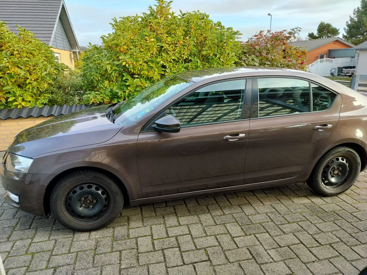 Billede 2 - En ejer. Motor kun kørt 39000km