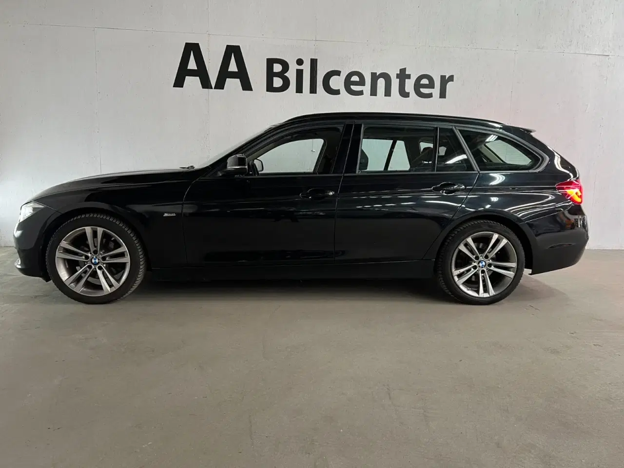 Billede 3 - BMW 320d 2,0 Touring Sport Line aut.
