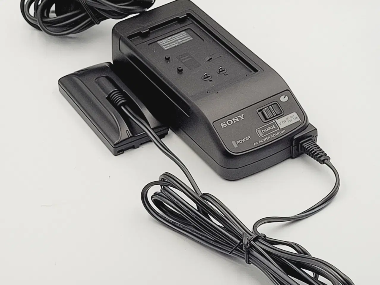Billede 1 - ⭐️· Sony AC-V16 oplader/strømforsyning videokamera