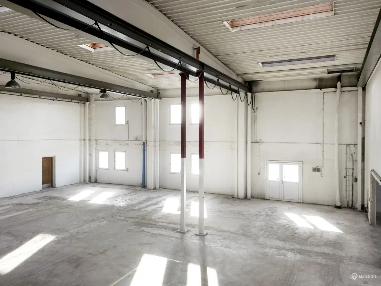 Billede 9 - Stor kontor og lagerejendom med ledige lejemål i varierende størrelser som gør det muligt at finde et lejemål efter behov