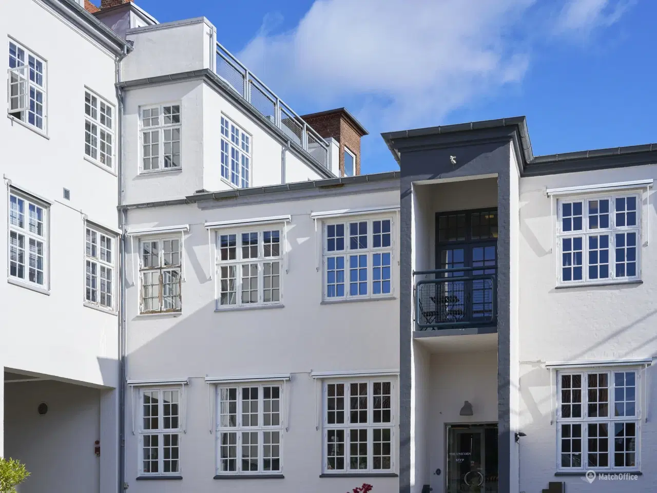 Billede 4 - Lav leje pr. md. det første halve år. 328 m² lyse kontorlokaler i prisbelønnet ejendom udlejes i Odense City!