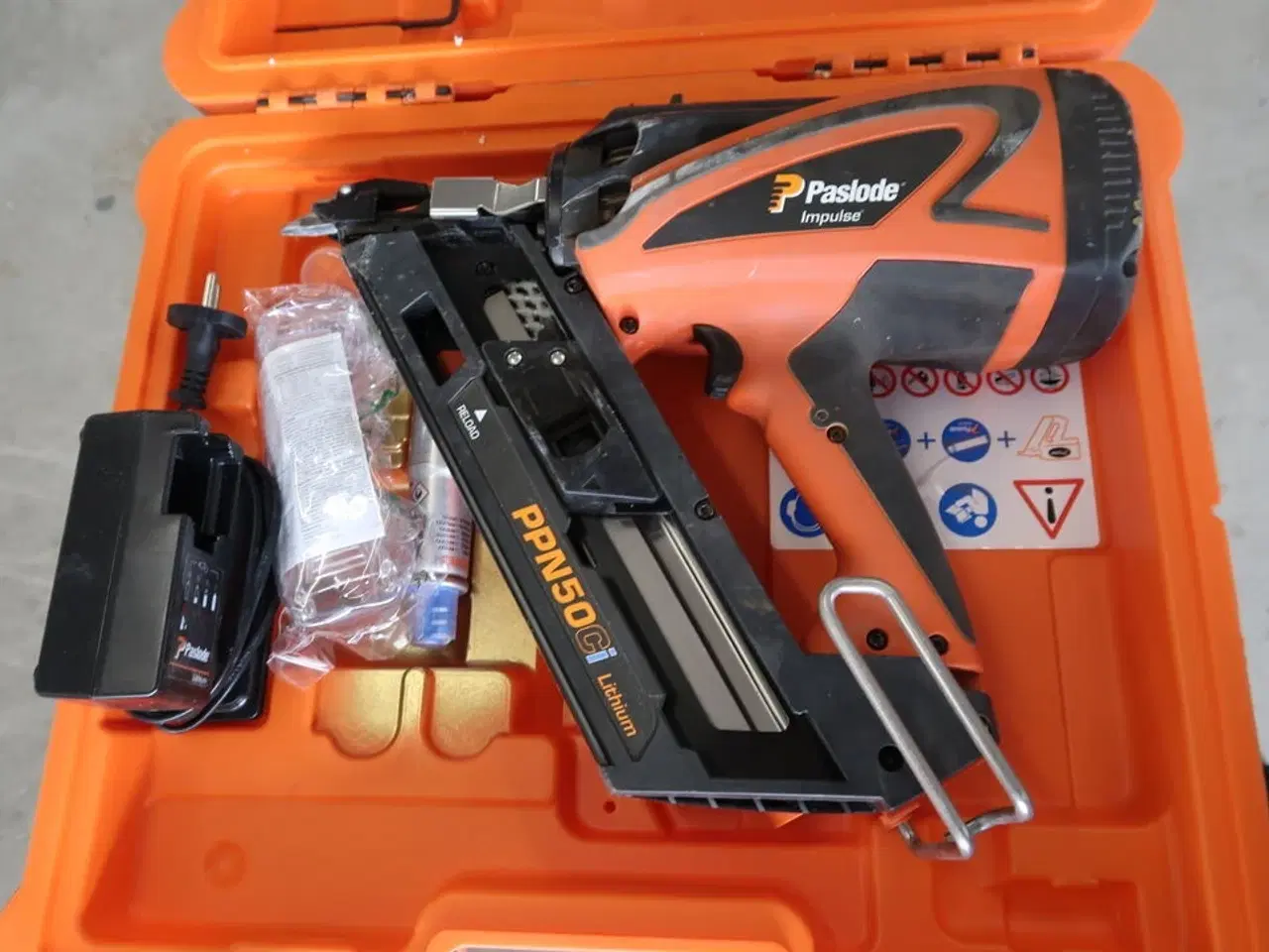 Billede 1 - Beslagsømpistol PASLODE PPN50Ci med 1 batteri og lader