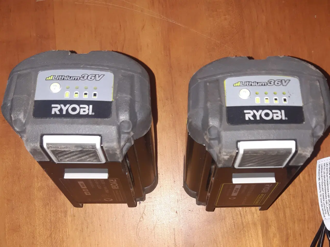 Billede 3 - Ryobi 36 volt batterier og lader.