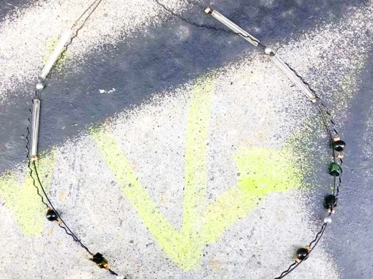 Billede 7 - Håndlavet, unik halskæde med sorte glasperler