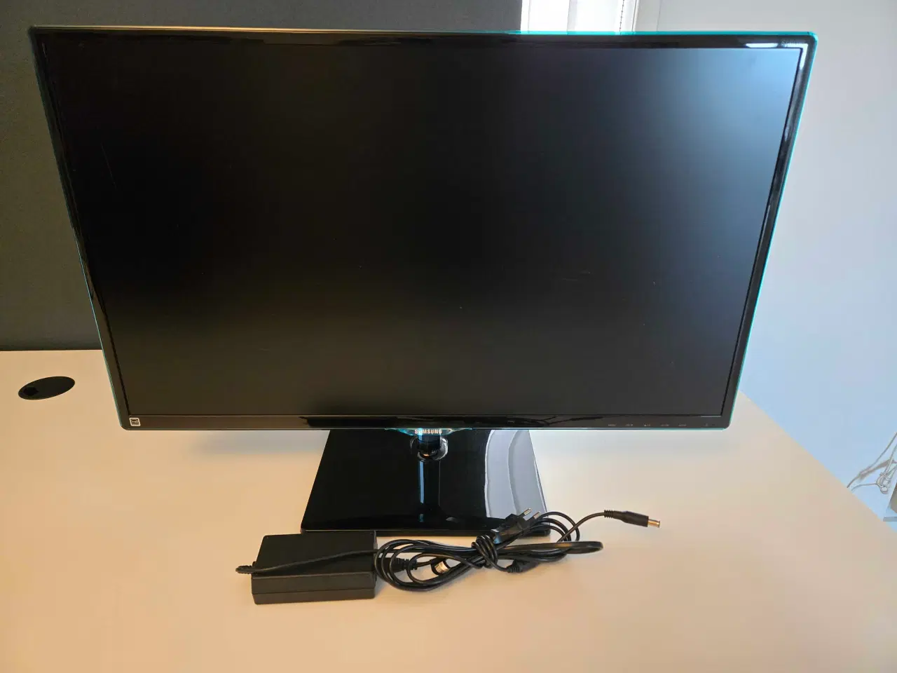 Billede 1 - Samsung S24F350FHU 24 tommer skærm