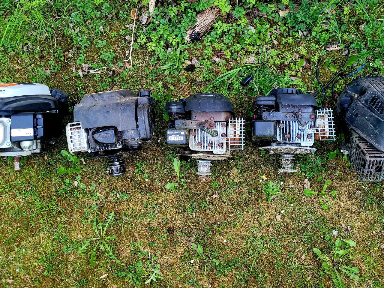 Billede 1 - 5 defekte plæneklipper motor sælges 